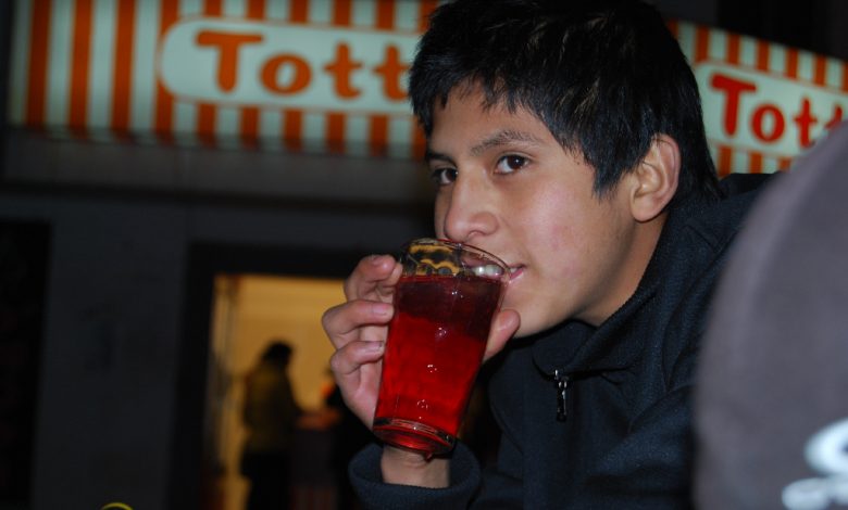 Drinking Emoliente, Cuzco