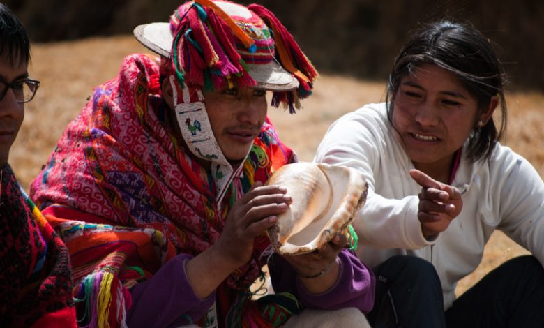 Talking in Quechua Languaje (Photo: Wayra)