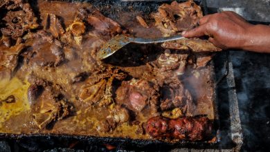 Grilling Meat in its Juice Over Coals (Photo: Walter Coraza Morveli)