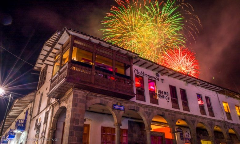 Christmas Firework in the Plaza de Armas, Cusco (Walter Coraza Morveli)