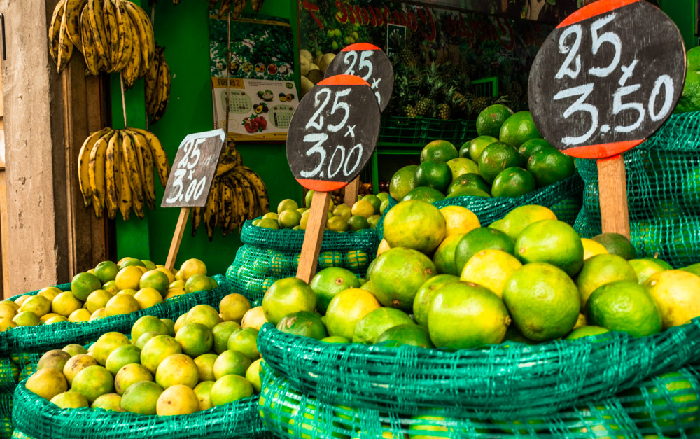 Lemons at San Pedro marquet(hebert Huamani Jara)