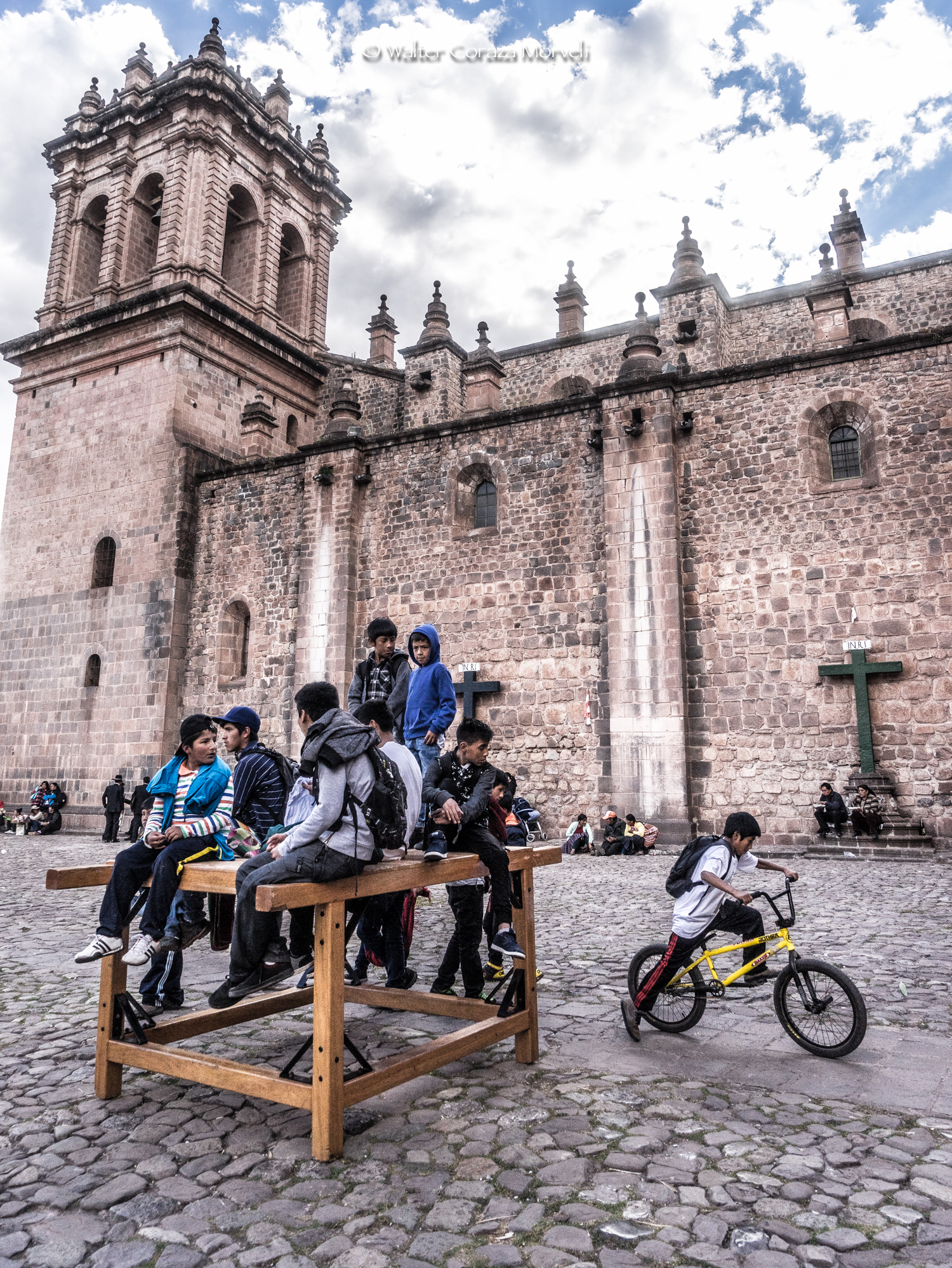 children Continuing the tradition, Corpus Christi (Photo by Walter Coraza Morveli)