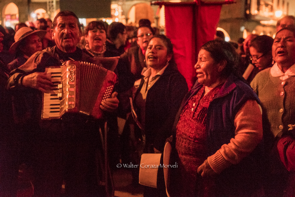 Andean Musician singing beautiful songs for the Taytacha (Photo: WCM)