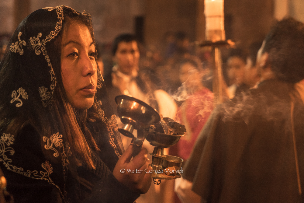 A young Cusqueña burning Incense (Photo: WCM)