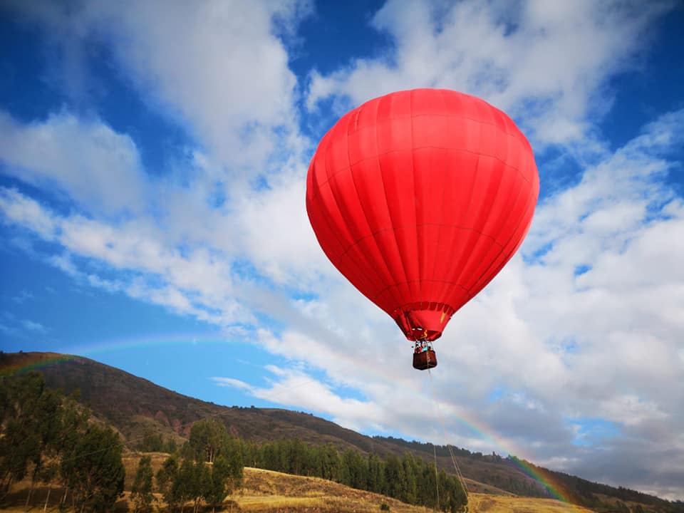 Hot Air Balloon Owns The Entire Sacred Valley From The Air.