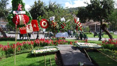 Wreaths for Tupac Amaru on the Plaza de Armas