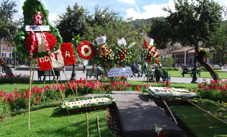 Wreaths for Tupac Amaru on the Plaza de Armas