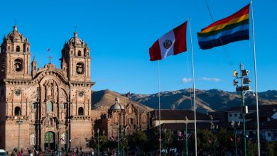 Flags on the Plaza, Peru and Tawantinsuyo (PHoto: Wayra)