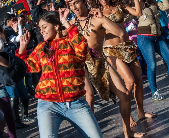 Flash Mob Dancing in Cuzco (Photo: Wayra)