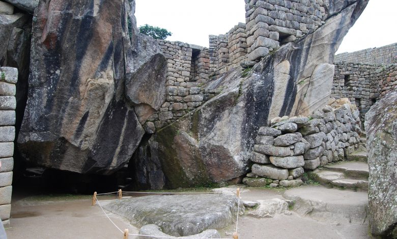 A carved Condor soars in the stone of Machu Pichu (Walter Coraza Morveli)