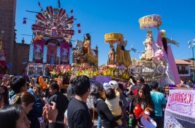 Cuzco's Saints Conversation i an Fiesta (Wayra)