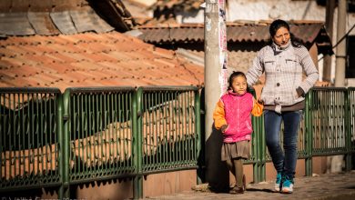 Walking a Girl to School in Cuzco (Walter Coraza Morveli)
