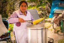 Cheese and Fresh Corn, a Natural Fast Food in Cuzco (Walter Coraza Morveli)