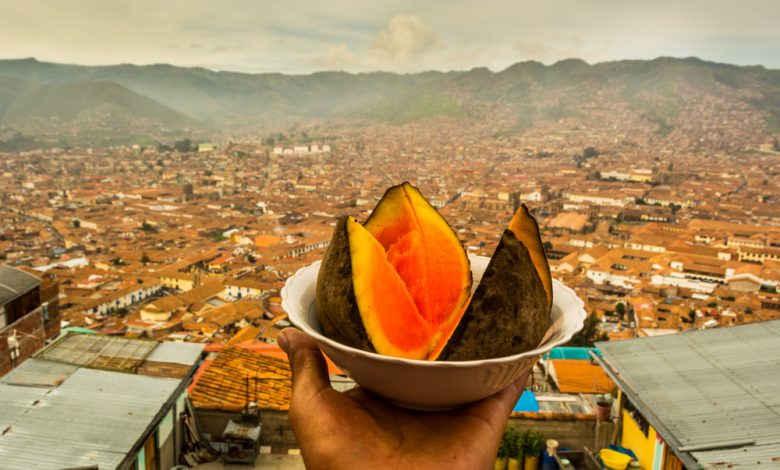 Zapote Fruit Enchants Cusco These Days (Hebert Huamani Jara)