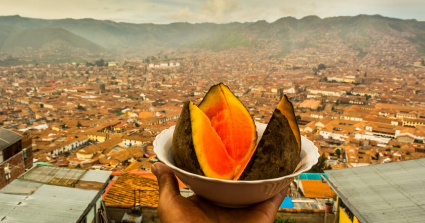 Zapote Fruit Enchants Cusco These Days (Hebert Huamani Jara)