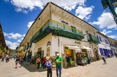 Calle Marques en un Día Soleado