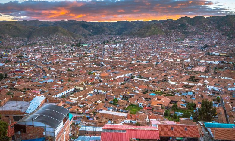 El Ocaso del Atardeer sobre la Ciudad del Cusco (Walter Coraza Morveli)