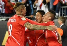 Celebrando el gol de Peru